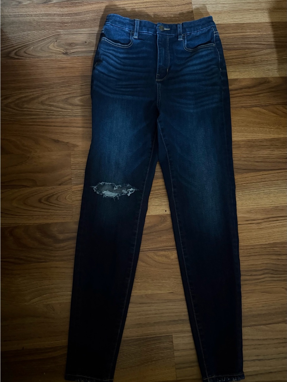 American Eagle Outfitters Dark Blue Skinny Jeans with Knee Rip